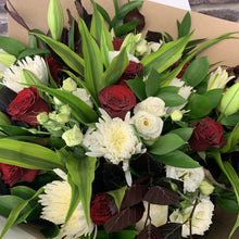 Load image into Gallery viewer, Bouquet Including Roses - Wellington Flower Co.