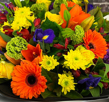 Load image into Gallery viewer, Large Bouquet - Wellington Flower Co.