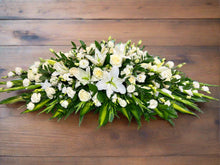 Load image into Gallery viewer, Casket Spray