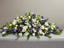 Load image into Gallery viewer, Casket Spray