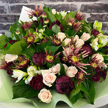 Load image into Gallery viewer, BOUQUET INCLUDING PEONIES