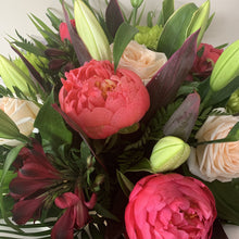 Load image into Gallery viewer, BOUQUET INCLUDING PEONIES