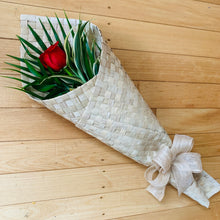 Load image into Gallery viewer, Stunning, single long-stemmed rose from Wellington Flower Co.